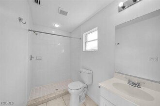 1212 SE 24th Ave in Cape Coral, FL - Building Photo - Building Photo