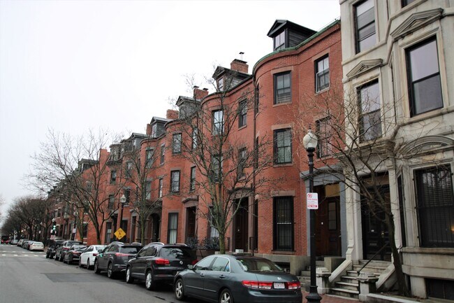 property at 423 Shawmut Ave