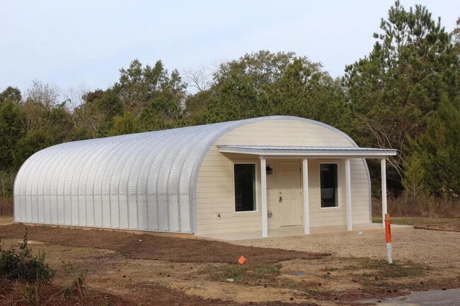 54 Davis St in Defuniak Springs, FL - Building Photo - Building Photo