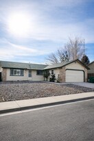 935 Kennedy Dr in Carson City, NV - Building Photo