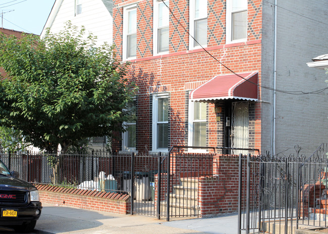 516 E 48th St in Brooklyn, NY - Foto de edificio - Building Photo