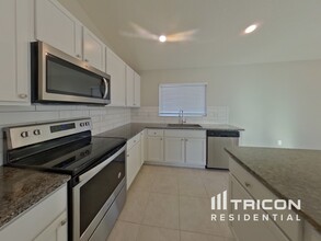 2415 Biscotto Cir in Davenport, FL - Building Photo - Building Photo