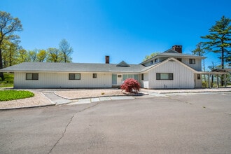43 Prattling Pond Rd in Farmington, CT - Building Photo - Building Photo