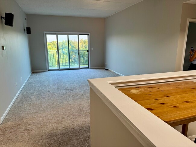 125 Lakeview Dr