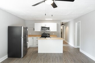 922 Hampton Ave NW in Aiken, SC - Building Photo - Building Photo