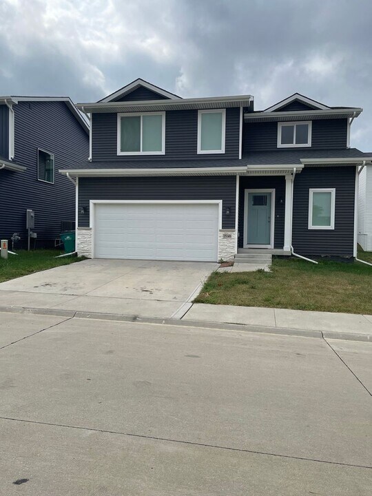 15140 Foxglove Ln in Urbandale, IA - Building Photo