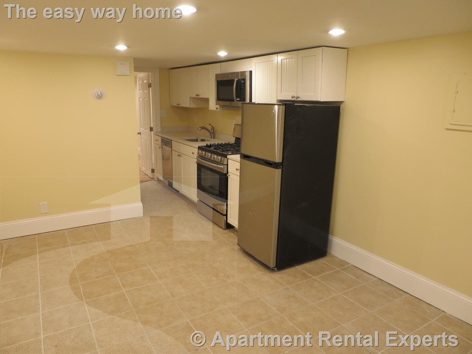 65 Walden St, Unit 1R in Cambridge, MA - Building Photo