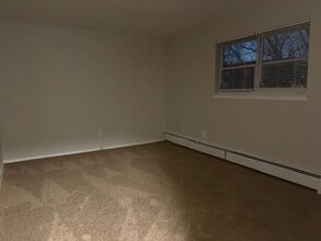 1 Dahnert Park Ln in Garfield, NJ - Building Photo - Building Photo