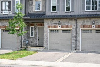 8 Cleland Ave in Hamilton, ON - Building Photo - Building Photo