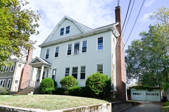 98 Central Ave, Unit 96-98 Central Ave #1 in Newton, MA - Building Photo - Building Photo