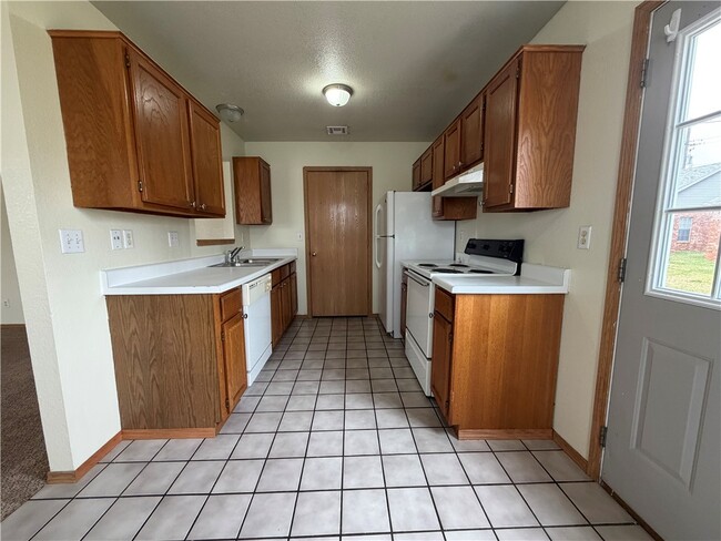 607 N Main St in Bentonville, AR - Building Photo - Building Photo