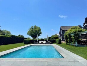 176 Sayre's Path in Wainscott, NY - Building Photo - Building Photo