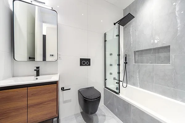 1551 Eastern Pky, Unit 2 in Brooklyn, NY - Building Photo - Building Photo