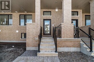 120 Ryan Reynolds Wy in Ottawa, ON - Building Photo - Building Photo