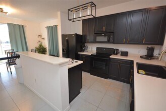 5453 Paradise Cay Cir in Kissimmee, FL - Building Photo - Building Photo