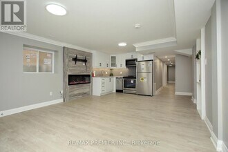 43 Leaden Hall Dr in East Gwillimbury, ON - Building Photo - Building Photo