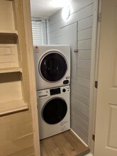 2011 Manhattan Ave, Unit B in Hermosa Beach, CA - Foto de edificio - Building Photo