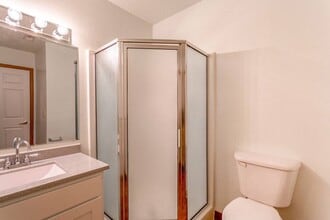 South Glen Village in Minot, ND - Foto de edificio - Building Photo