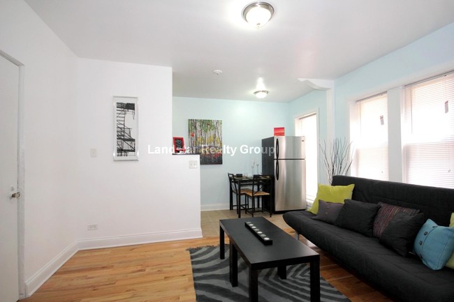 1332 W Hood Ave-Unit -305 in Chicago, IL - Building Photo - Building Photo