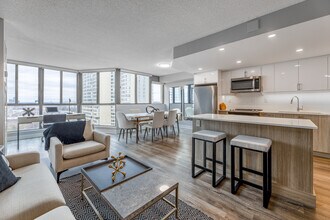 8 Silver Maple Court in Brampton, ON - Building Photo - Interior Photo
