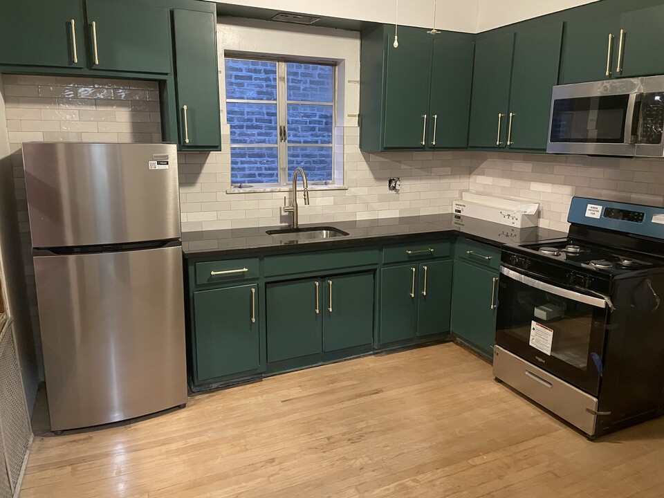2345 W 24th St, Unit 2 in Chicago, IL - Building Photo