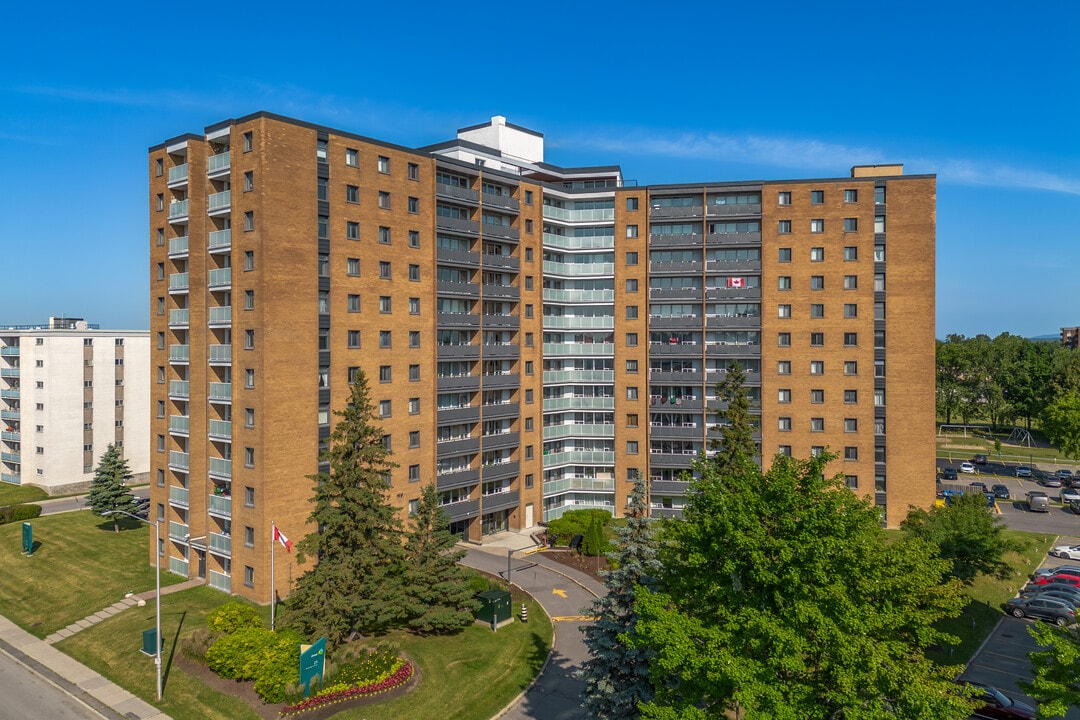 Orion - Accora Village in Ottawa, ON - Building Photo