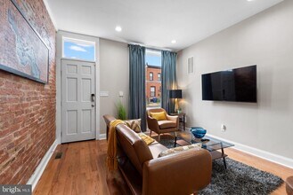 2235 E Chase St in Baltimore, MD - Building Photo - Building Photo