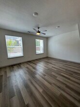 1300 Southeast Pkwy in Azle, TX - Building Photo - Building Photo