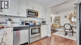 35 Pearce Ave in St Catharines, ON - Building Photo