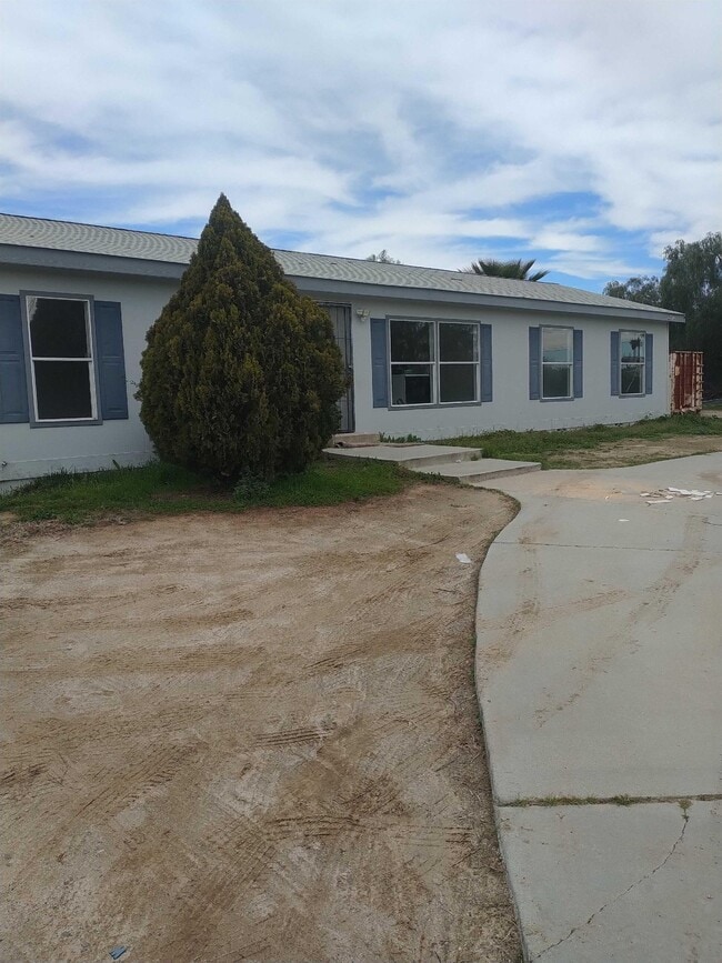 property at 21912 Cajalco Rd