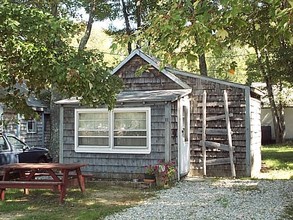 2267 Putnam Pike in Glocester, RI - Foto de edificio - Building Photo