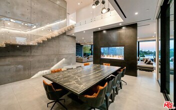 1140 Summit Dr in Beverly Hills, CA - Building Photo - Building Photo