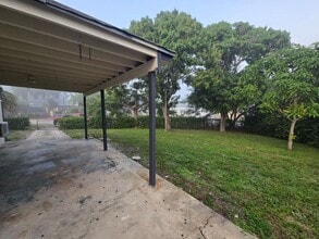 401 Seagrape Rd in Lantana, FL - Building Photo - Building Photo
