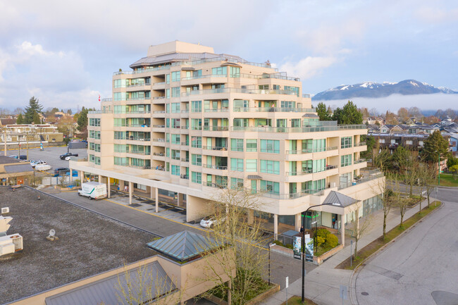 Carleton Terrace in Burnaby, BC - Building Photo - Building Photo