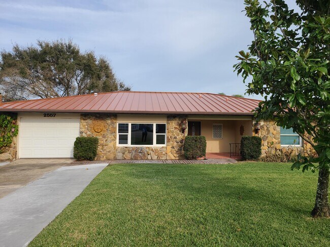 2557 Pineapple Ave in Melbourne, FL - Building Photo - Building Photo