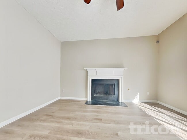 11906 Fairway Overlook in Fayetteville, GA - Foto de edificio - Building Photo