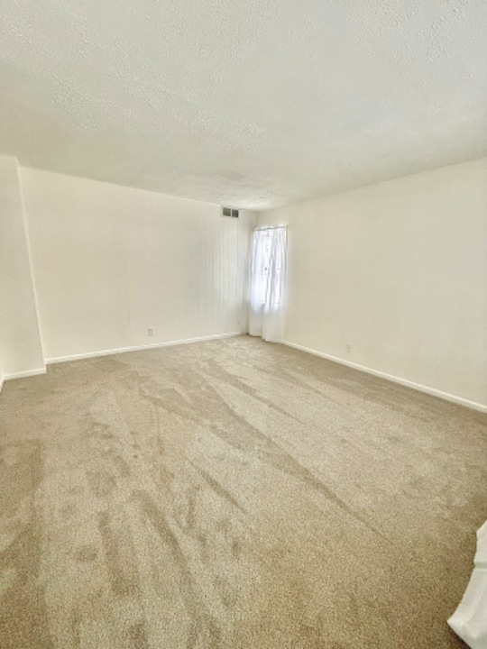 18288 Deering St in Livonia, MI - Building Photo