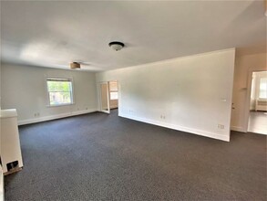 378 Massachusetts Ave, Unit 2 in Arlington, MA - Building Photo - Building Photo