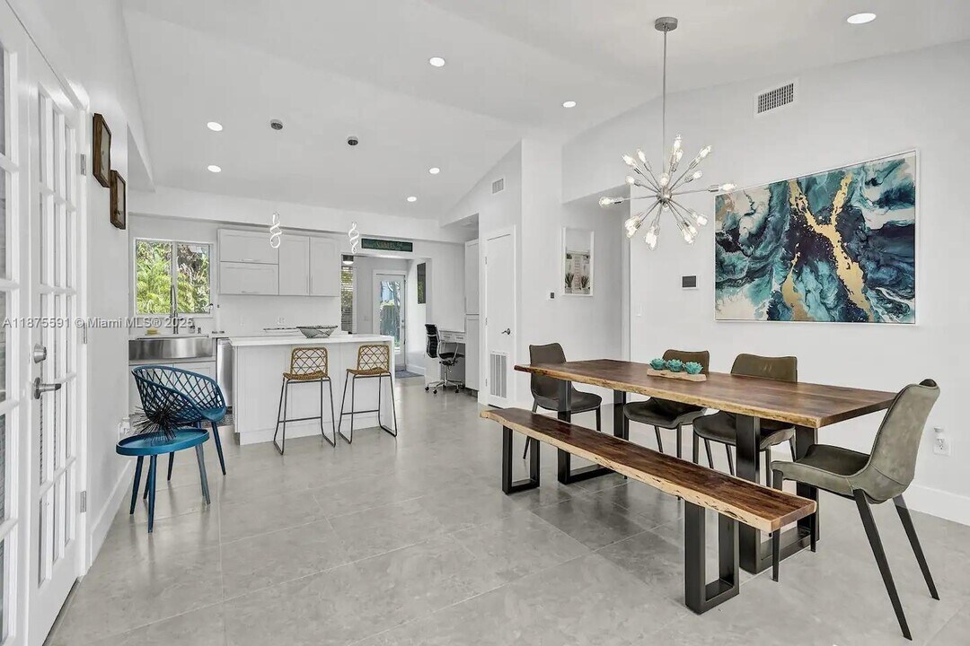 1100 NE 17th Way in Fort Lauderdale, FL - Building Photo