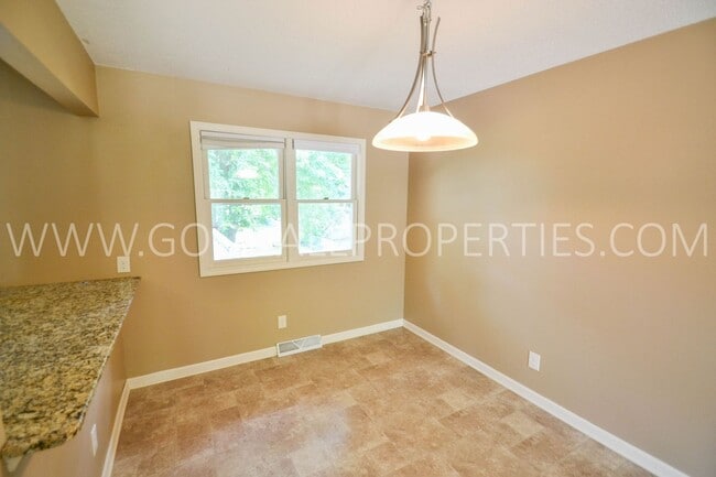 1116 39th St in West Des Moines, IA - Building Photo - Building Photo