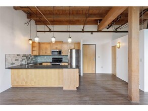 127 5th St NE-Unit -107 in Minneapolis, MN - Building Photo - Building Photo