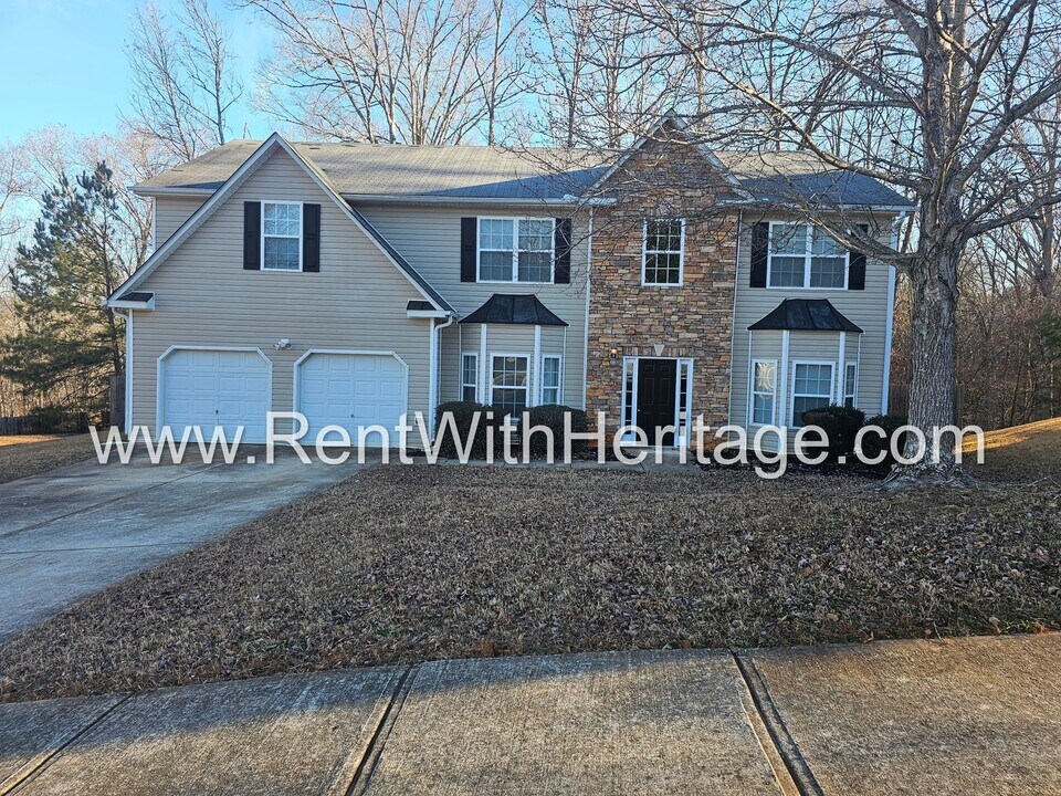 3290 Anneewakee Falls Pkwy in Douglasville, GA - Building Photo