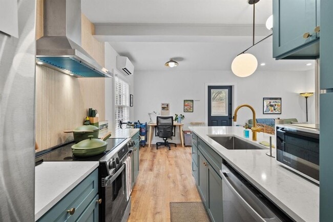 property at 2808 Jefferson St