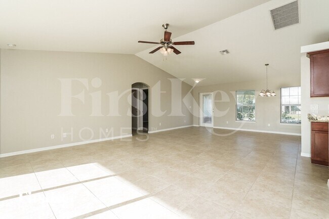 1121 NW Juanita Pl in Cape Coral, FL - Building Photo - Building Photo