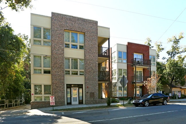 College Place in Tallahassee, FL - Foto de edificio - Building Photo