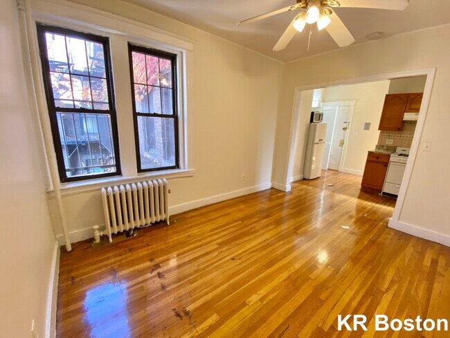 32 Queensberry St in Boston, MA - Building Photo - Building Photo