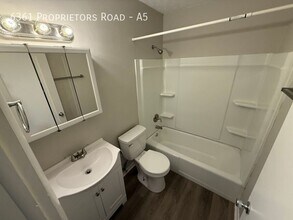 6361 Proprietors Rd in Worthington, OH - Building Photo - Building Photo