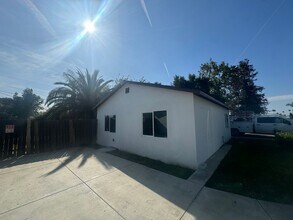 330 Metzler St-Unit -330 Metzler St in Bakersfield, CA - Building Photo - Building Photo