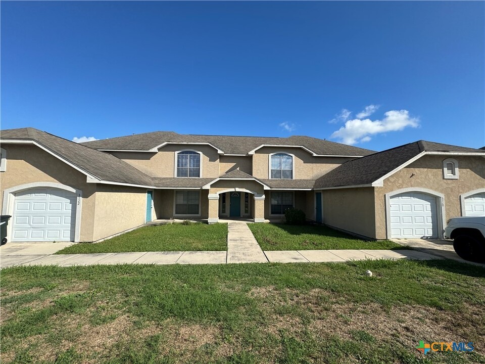 3122 Douglas Fir Dr in New Braunfels, TX - Building Photo