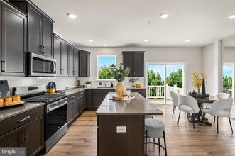 35 E Front St in Bridgeport, PA - Building Photo - Building Photo